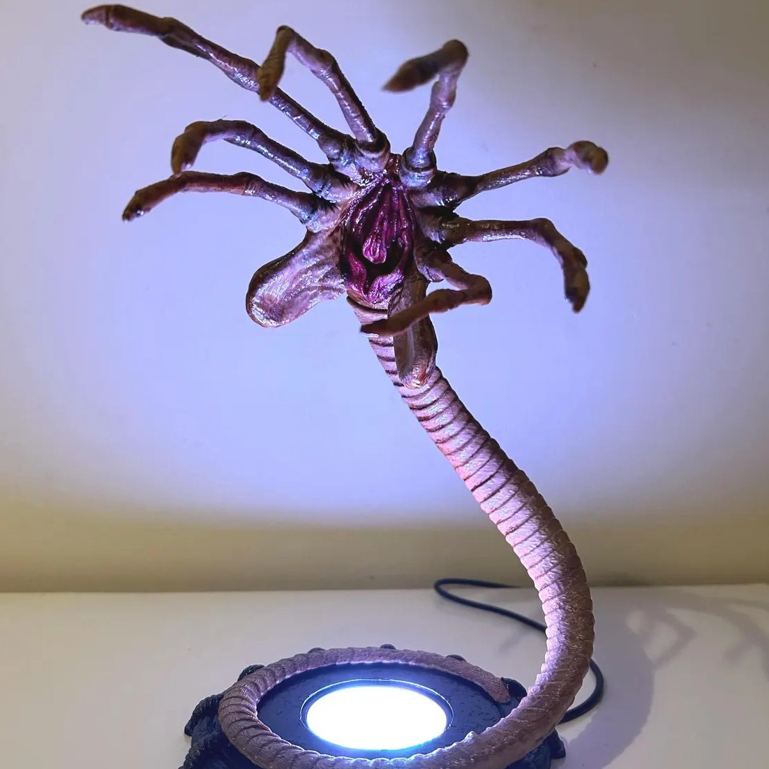Lampada Notturna Alien Facehug - Lighting Decoration Ideas recensione e prezzo